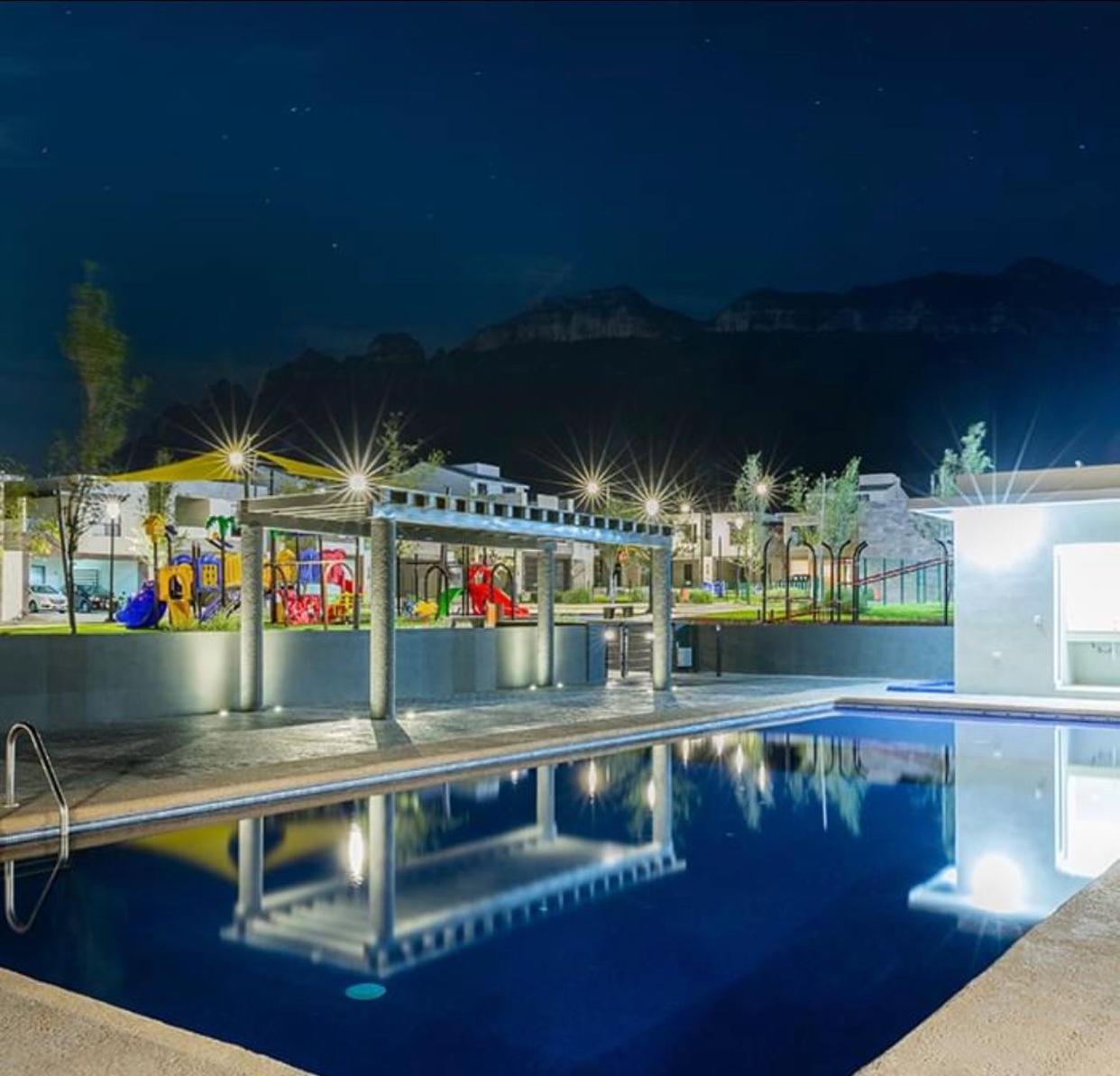 Family Home Apodaca Монтерей Екстериор снимка